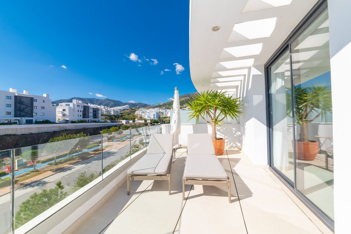 3 Bed Apartment for sale in Fuengirola Costa Del Sol, Málaga, Spain
