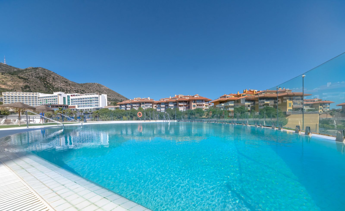 3 Bed Apartment for sale in Fuengirola Costa Del Sol, Málaga, Spain