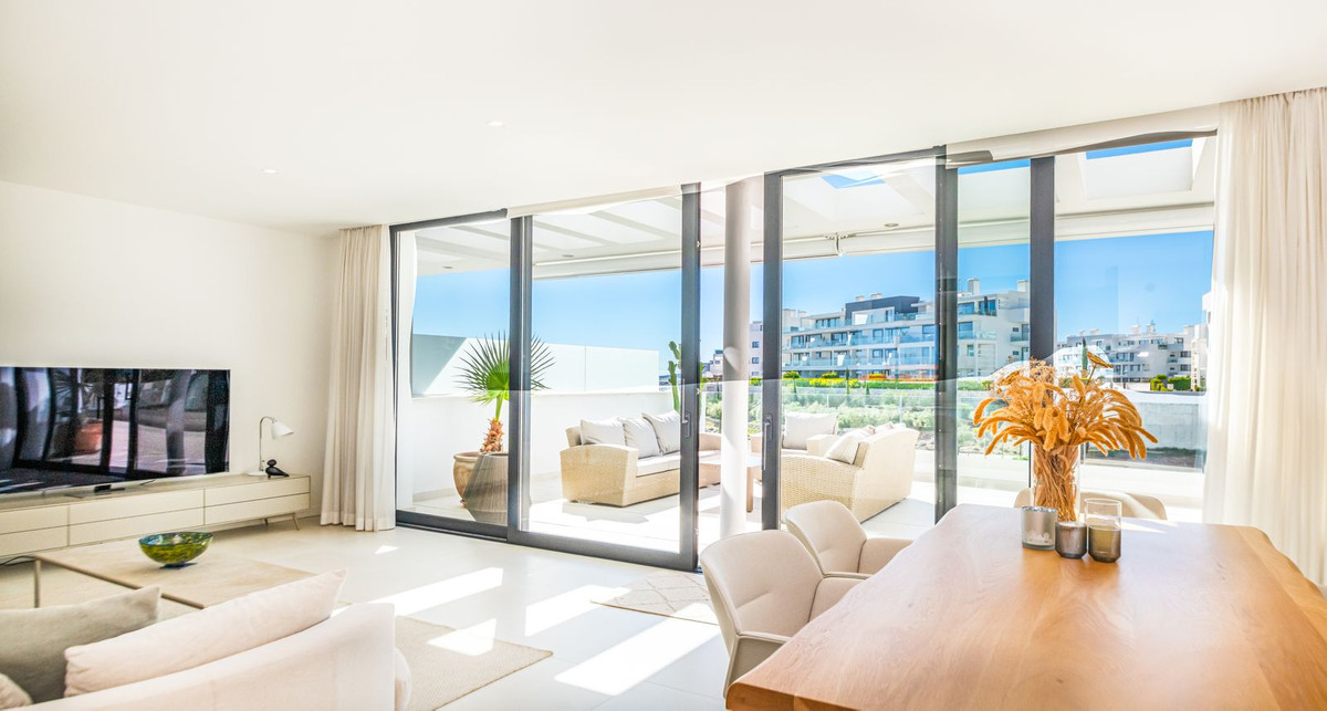 3 Bed Apartment for sale in Fuengirola Costa Del Sol, Málaga, Spain
