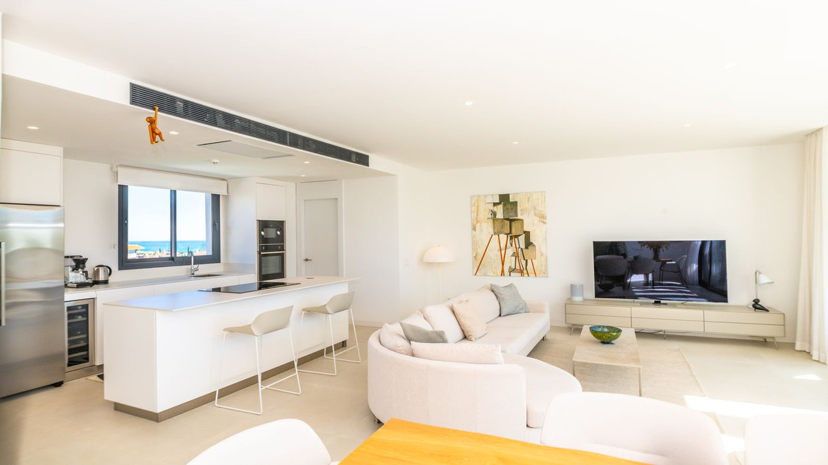 3 Bed Apartment for sale in Fuengirola Costa Del Sol, Málaga, Spain