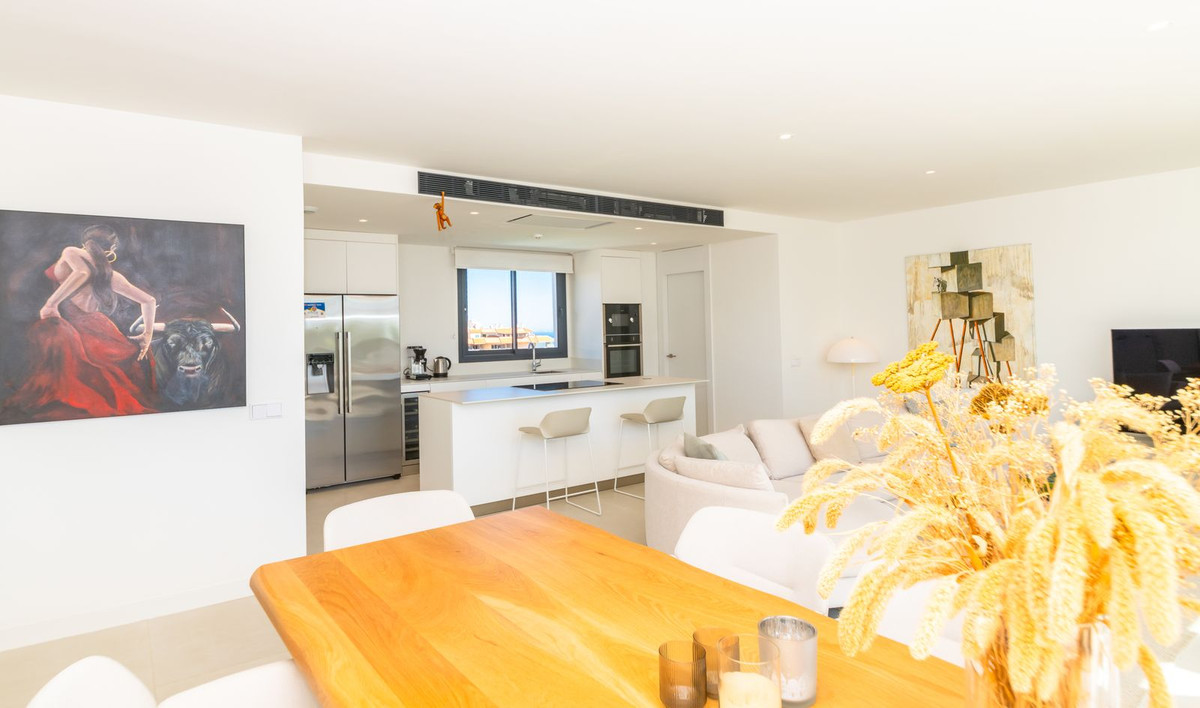 3 Bed Apartment for sale in Fuengirola Costa Del Sol, Málaga, Spain