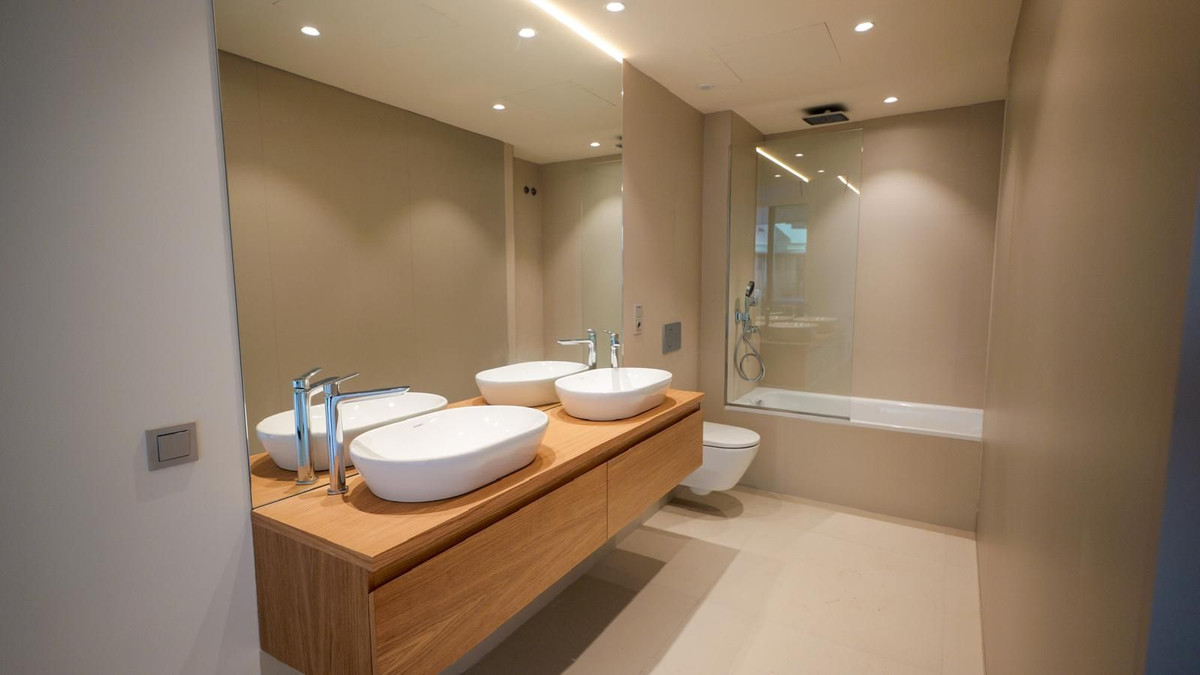 2 Bed Apartment for sale in Higueron Costa Del Sol, Málaga, Spain