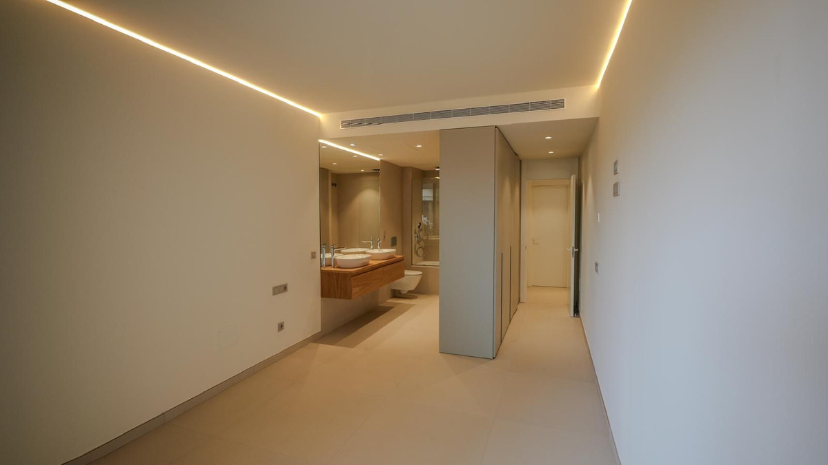 2 Bed Apartment for sale in Higueron Costa Del Sol, Málaga, Spain