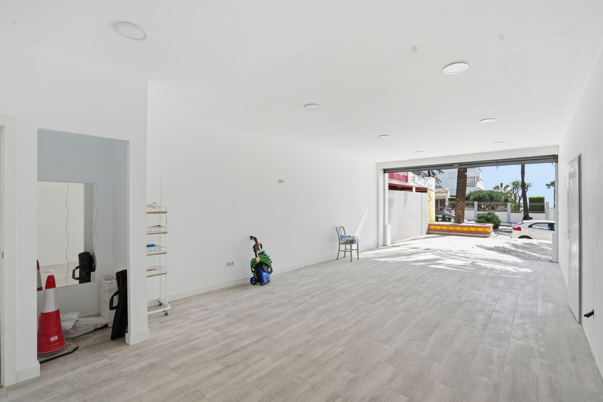 Se vende Tienda  en Costa Del Sol, Málaga, España
