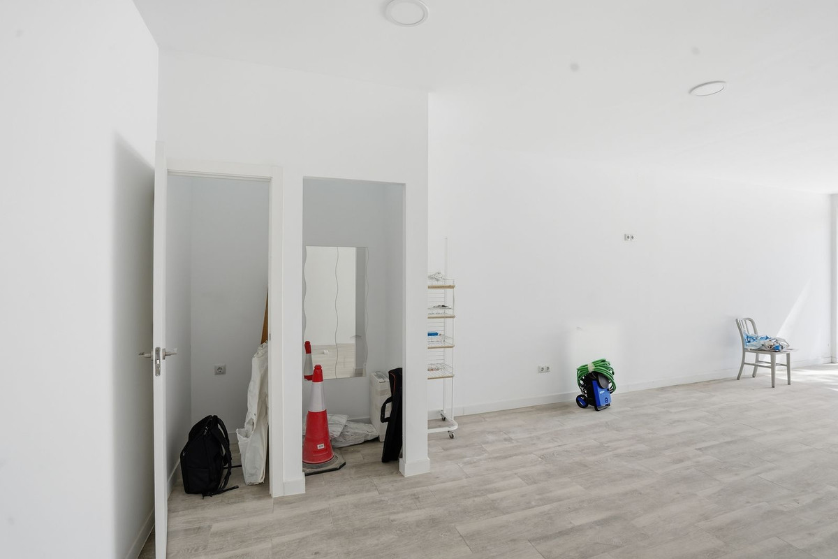 Se vende Tienda  en Costa Del Sol, Málaga, España