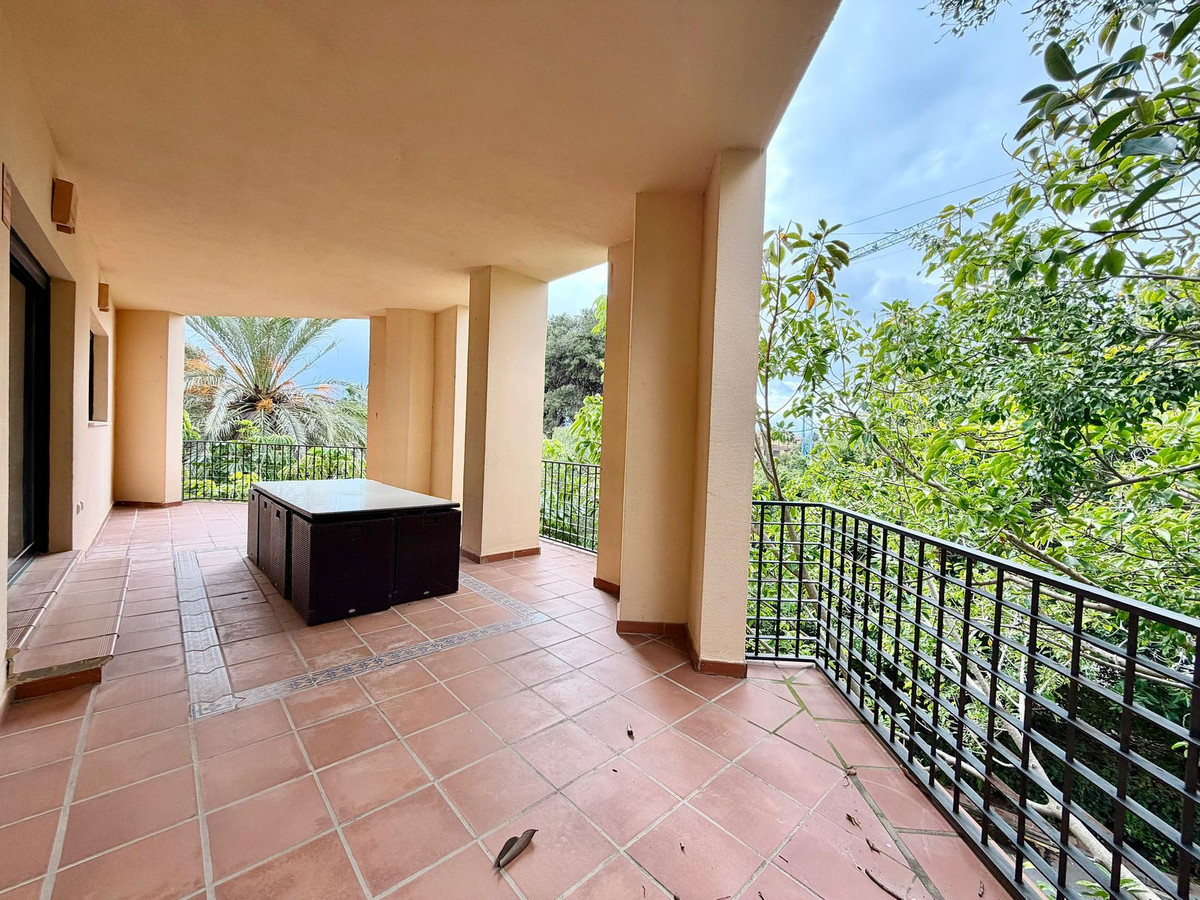 4 Bed Apartment for sale in Puerto Banús Costa Del Sol, Málaga, Spain