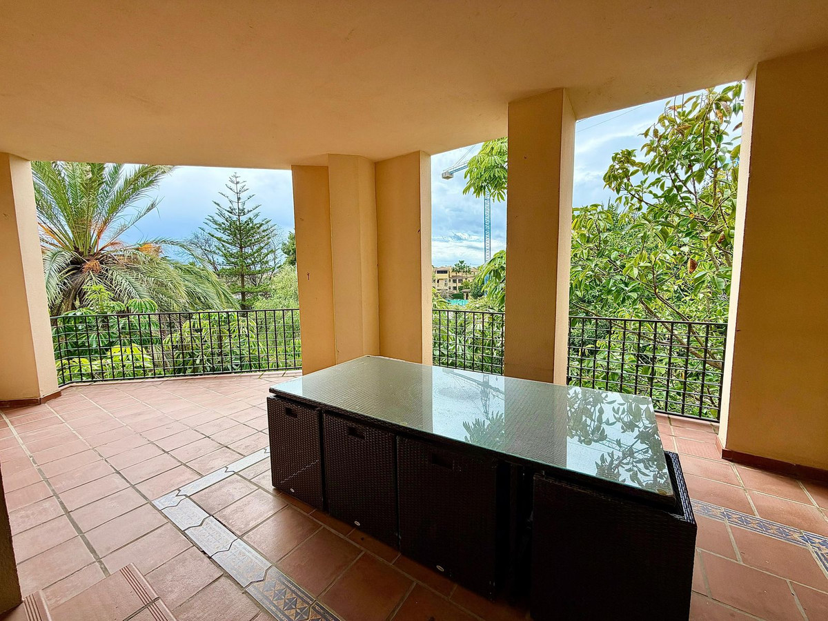 4 Bed Apartment for sale in Puerto Banús Costa Del Sol, Málaga, Spain
