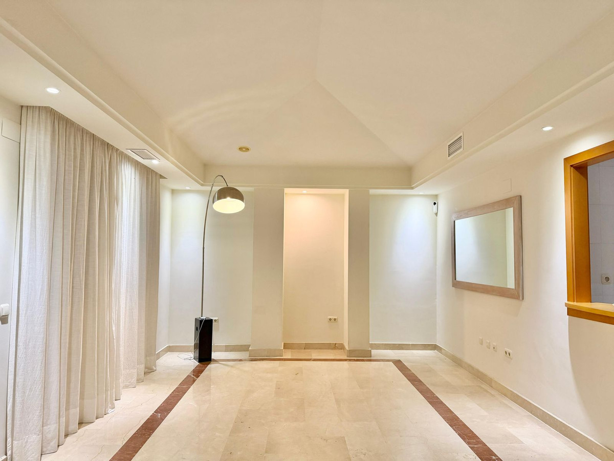 4 Bed Apartment for sale in Puerto Banús Costa Del Sol, Málaga, Spain