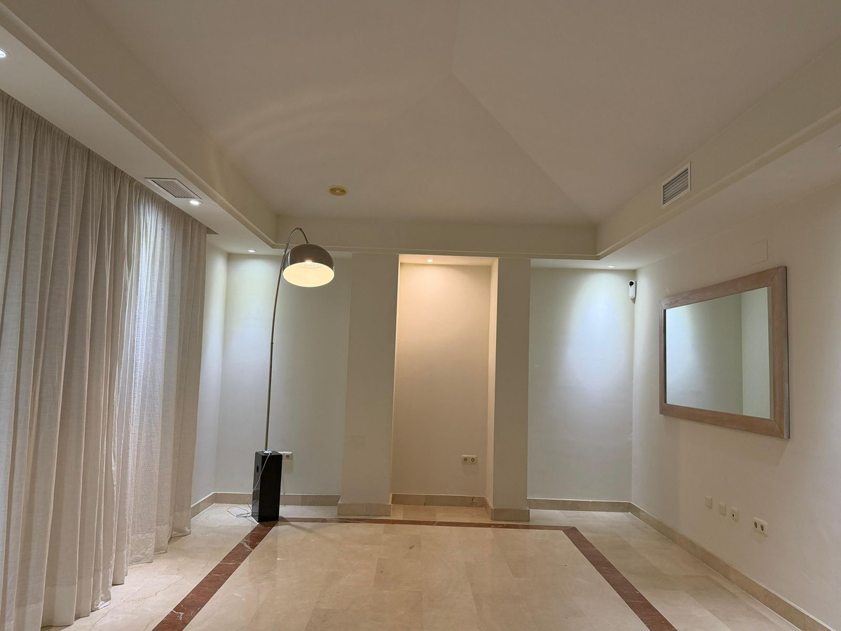 4 Bed Apartment for sale in Puerto Banús Costa Del Sol, Málaga, Spain