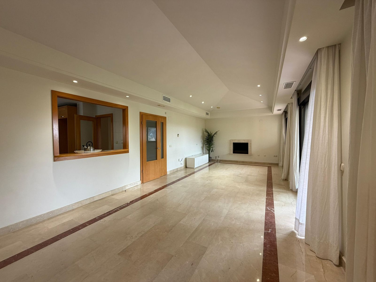 4 Bed Apartment for sale in Puerto Banús Costa Del Sol, Málaga, Spain
