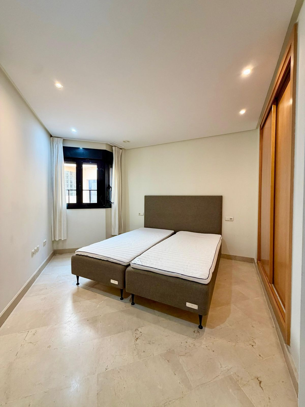 4 Bed Apartment for sale in Puerto Banús Costa Del Sol, Málaga, Spain