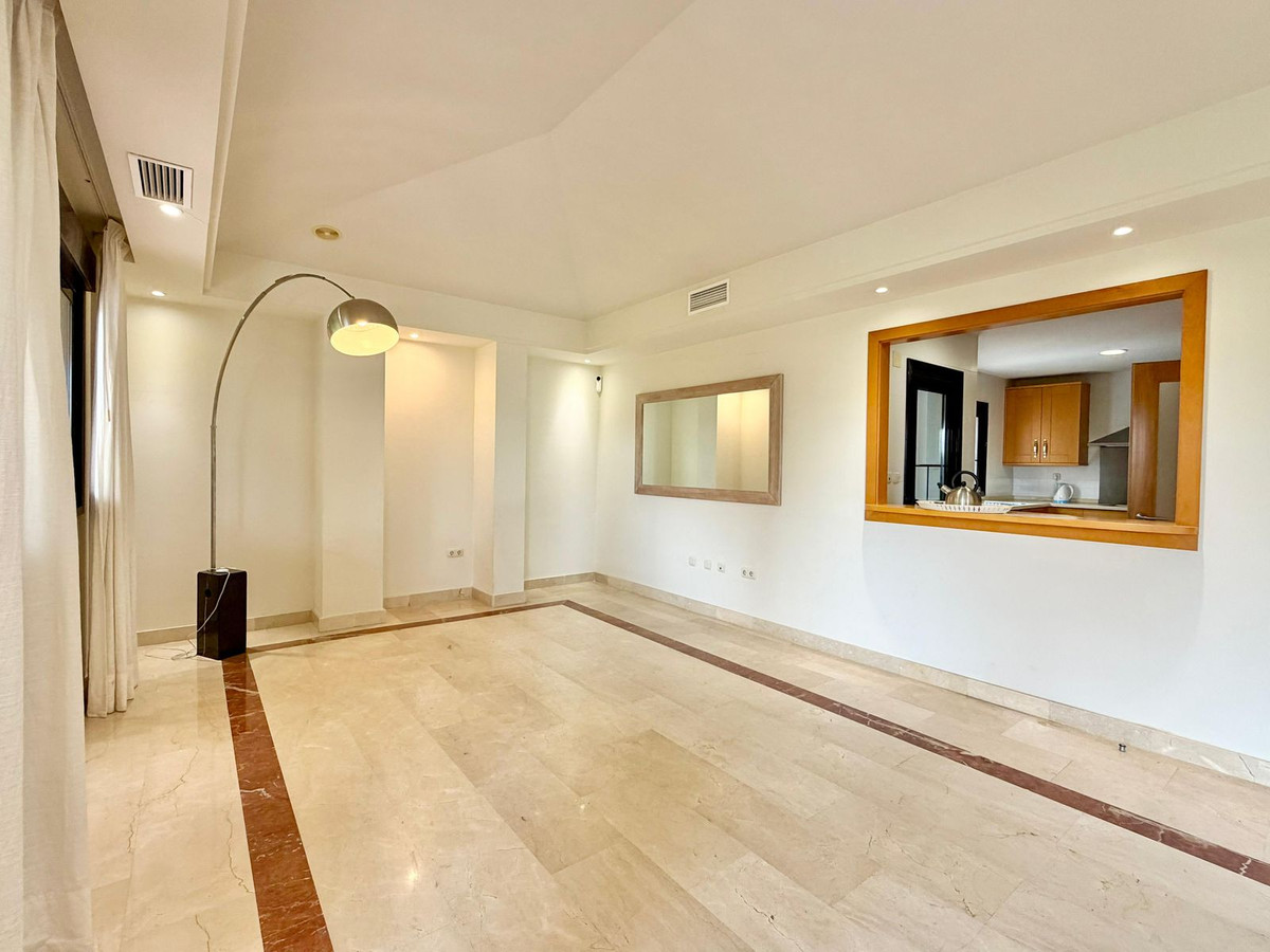 4 Bed Apartment for sale in Puerto Banús Costa Del Sol, Málaga, Spain