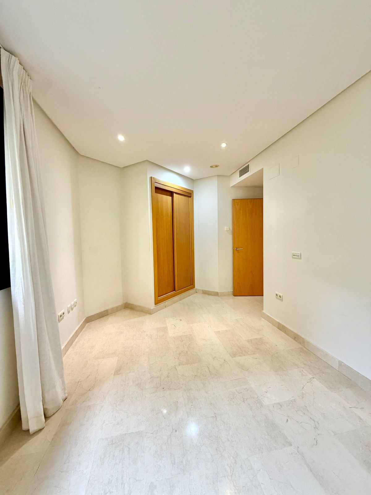 4 Bed Apartment for sale in Puerto Banús Costa Del Sol, Málaga, Spain