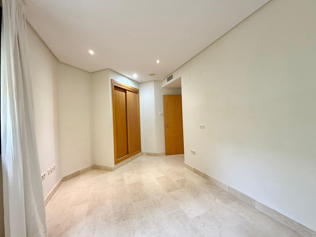 4 Bed Apartment for sale in Puerto Banús Costa Del Sol, Málaga, Spain