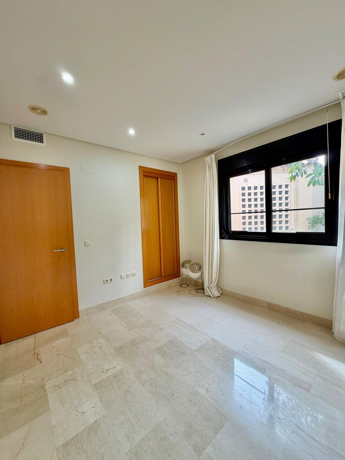 4 Bed Apartment for sale in Puerto Banús Costa Del Sol, Málaga, Spain