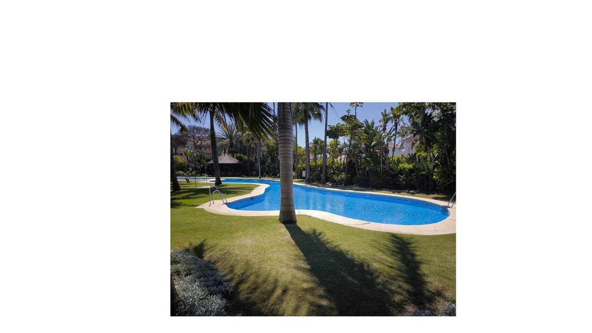 4 Bed Apartment for sale in Puerto Banús Costa Del Sol, Málaga, Spain