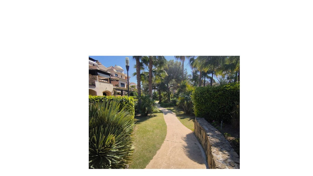 4 Bed Apartment for sale in Puerto Banús Costa Del Sol, Málaga, Spain