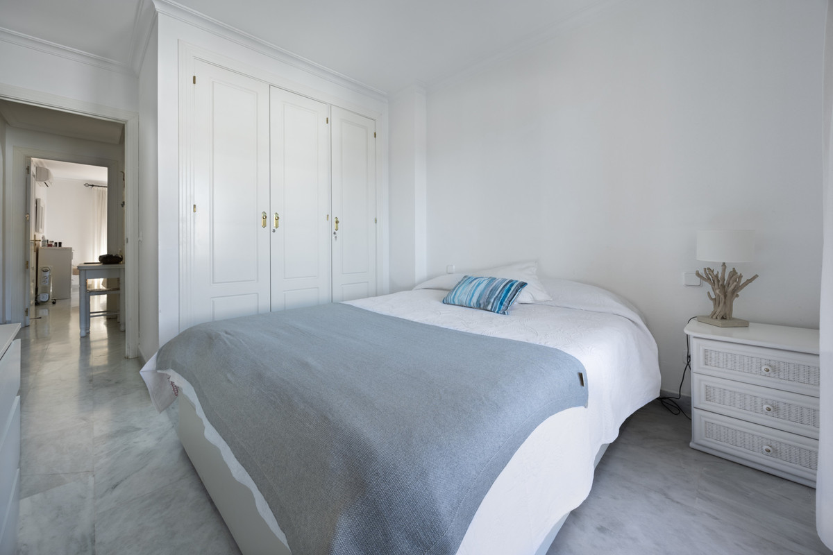 Se vende Apartamento Planta Media de 2 dormitorios en Costa Del Sol, Málaga, España