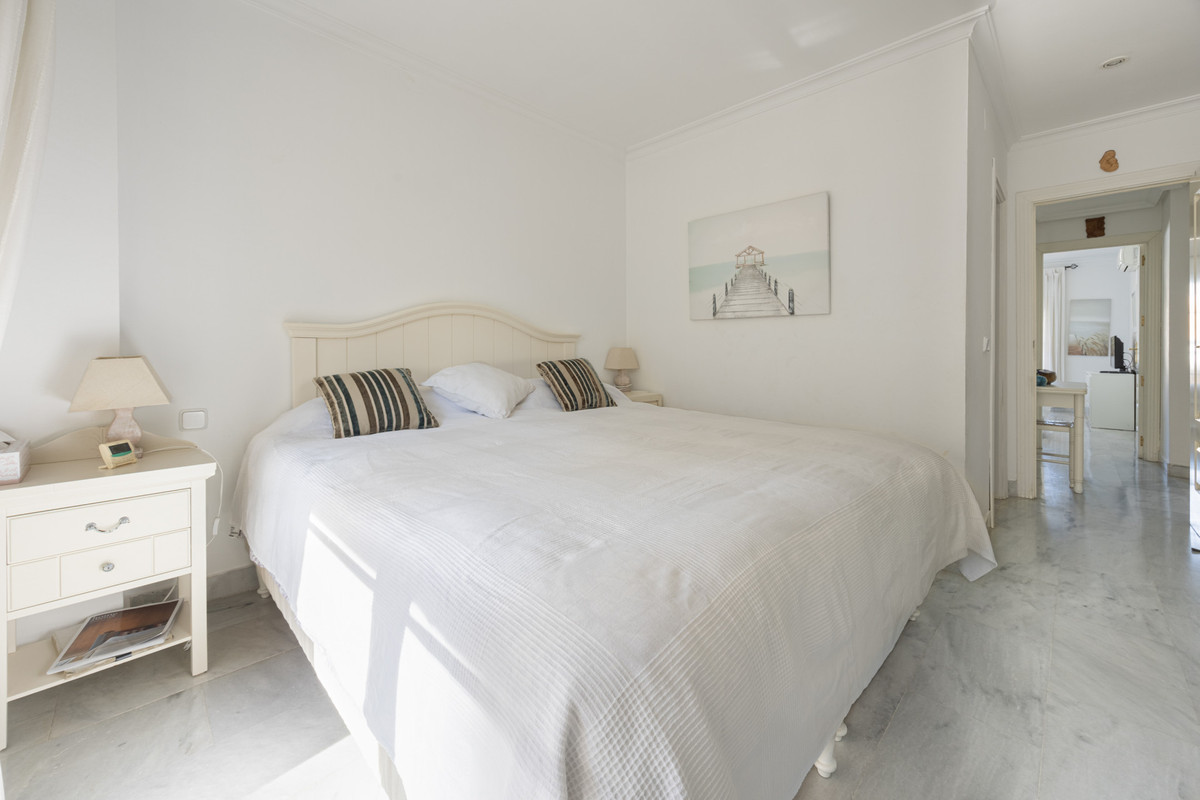 Se vende Apartamento Planta Media de 2 dormitorios en Costa Del Sol, Málaga, España