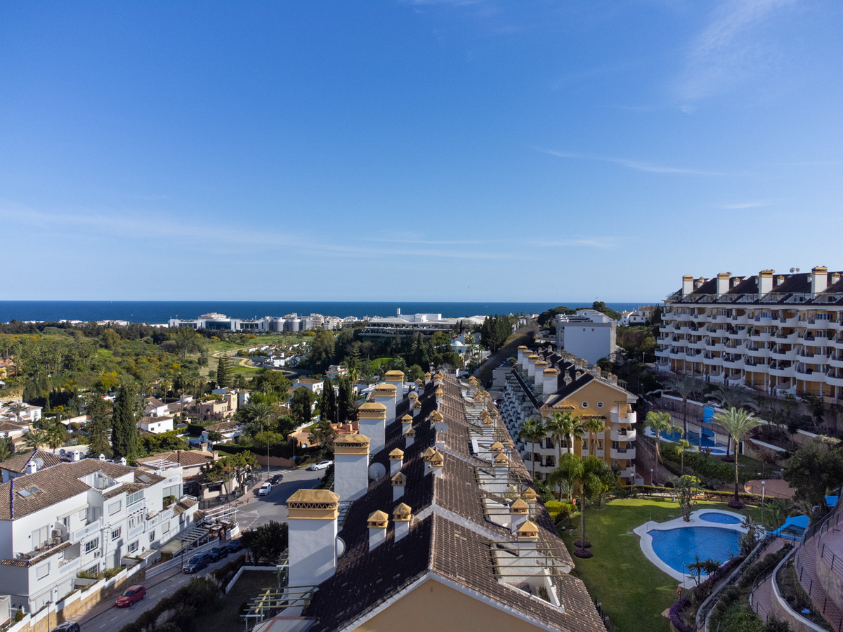 Se vende Apartamento Planta Media de 2 dormitorios en Costa Del Sol, Málaga, España