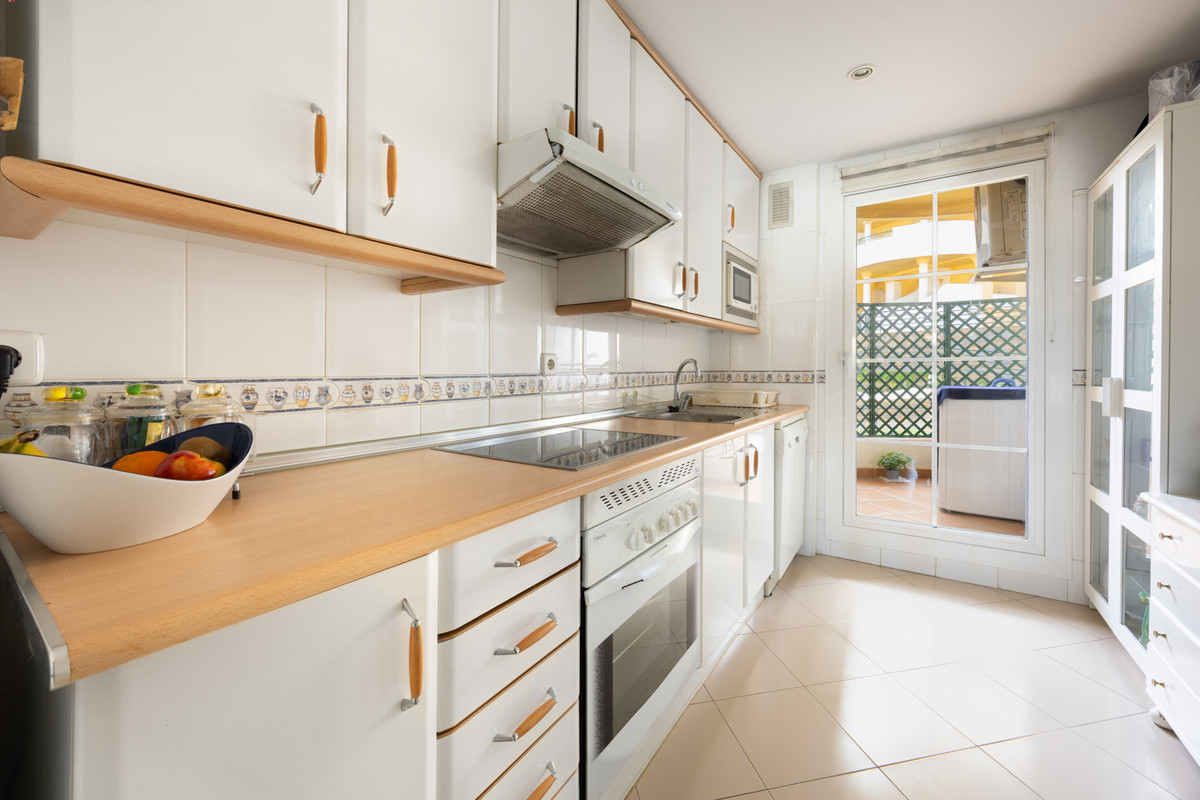 Se vende Apartamento Planta Media de 2 dormitorios en Costa Del Sol, Málaga, España