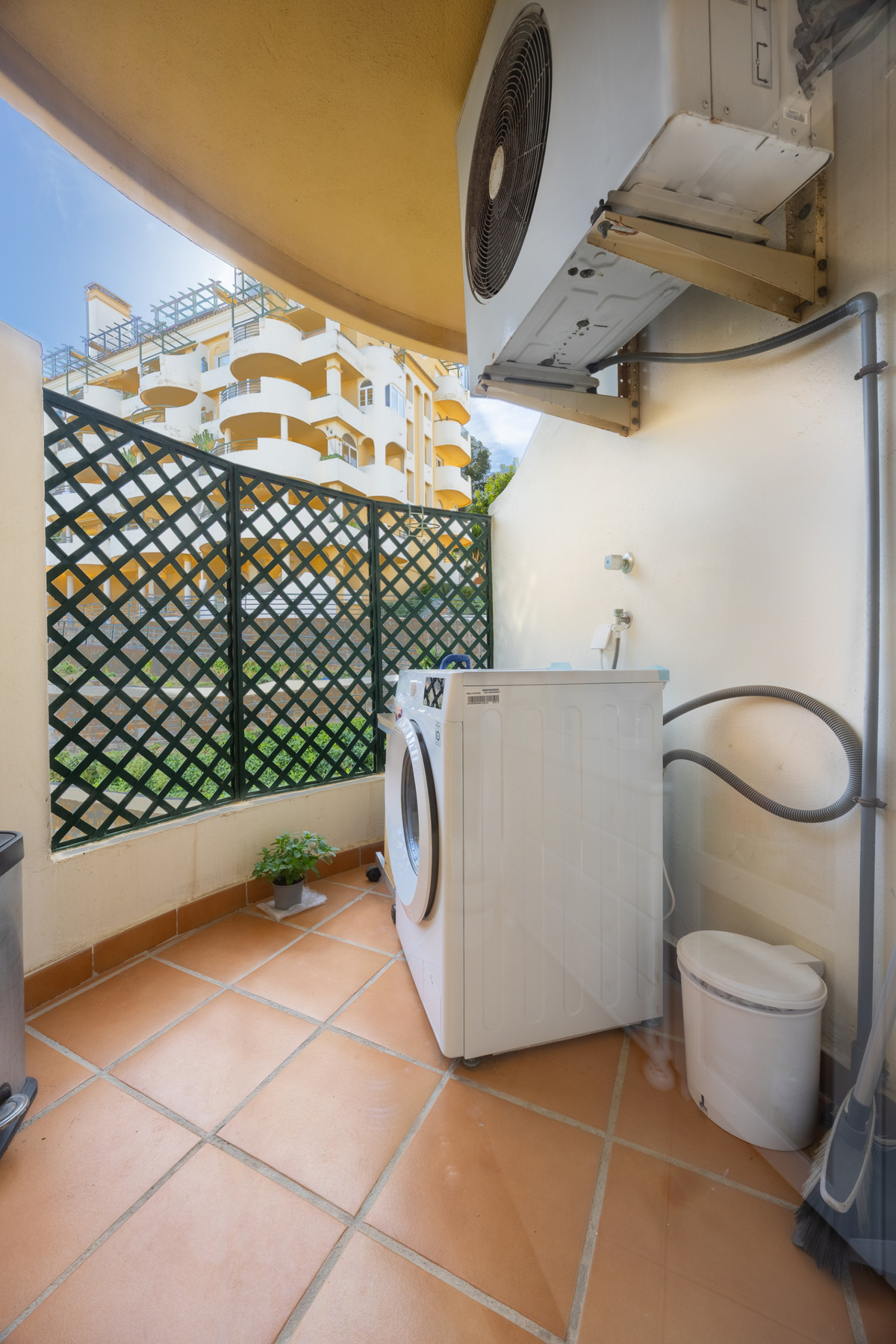 Se vende Apartamento Planta Media de 2 dormitorios en Costa Del Sol, Málaga, España