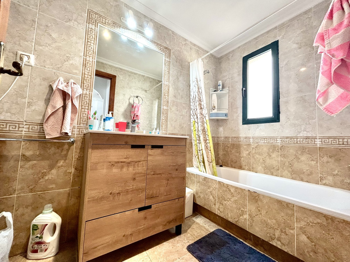 Se vende Apartamento en Planta Última de 2 dormitorios en Costa Blanca, Alicante, España