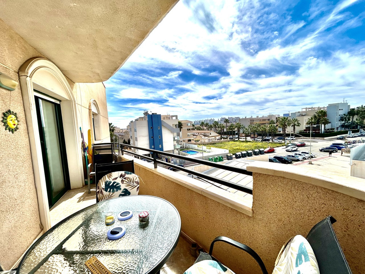 Se vende Apartamento en Planta Última de 2 dormitorios en Costa Blanca, Alicante, España