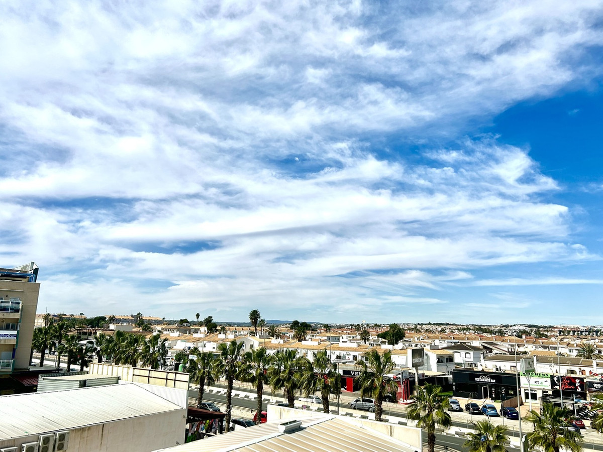Se vende Apartamento en Planta Última de 2 dormitorios en Costa Blanca, Alicante, España