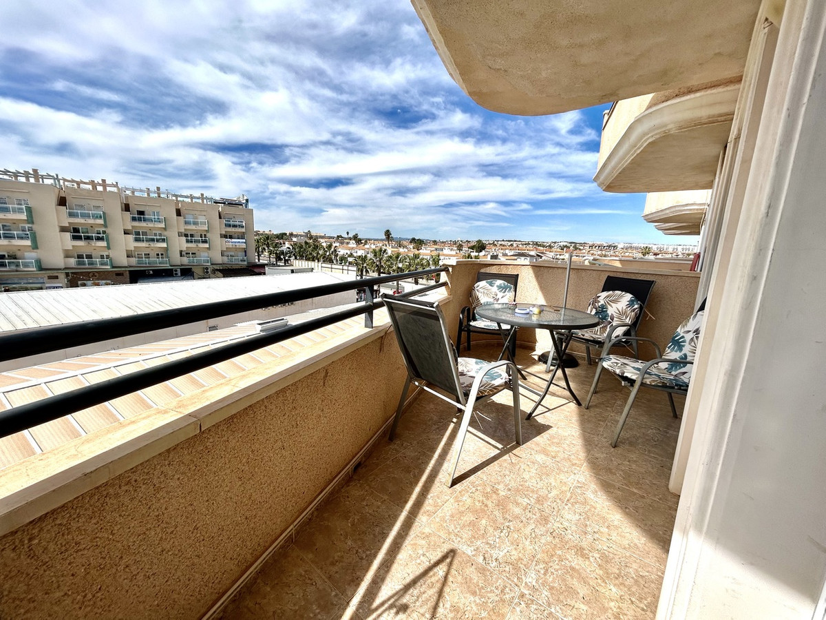 Se vende Apartamento en Planta Última de 2 dormitorios en Costa Blanca, Alicante, España