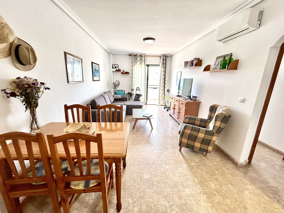 Se vende Apartamento en Planta Última de 2 dormitorios en Costa Blanca, Alicante, España