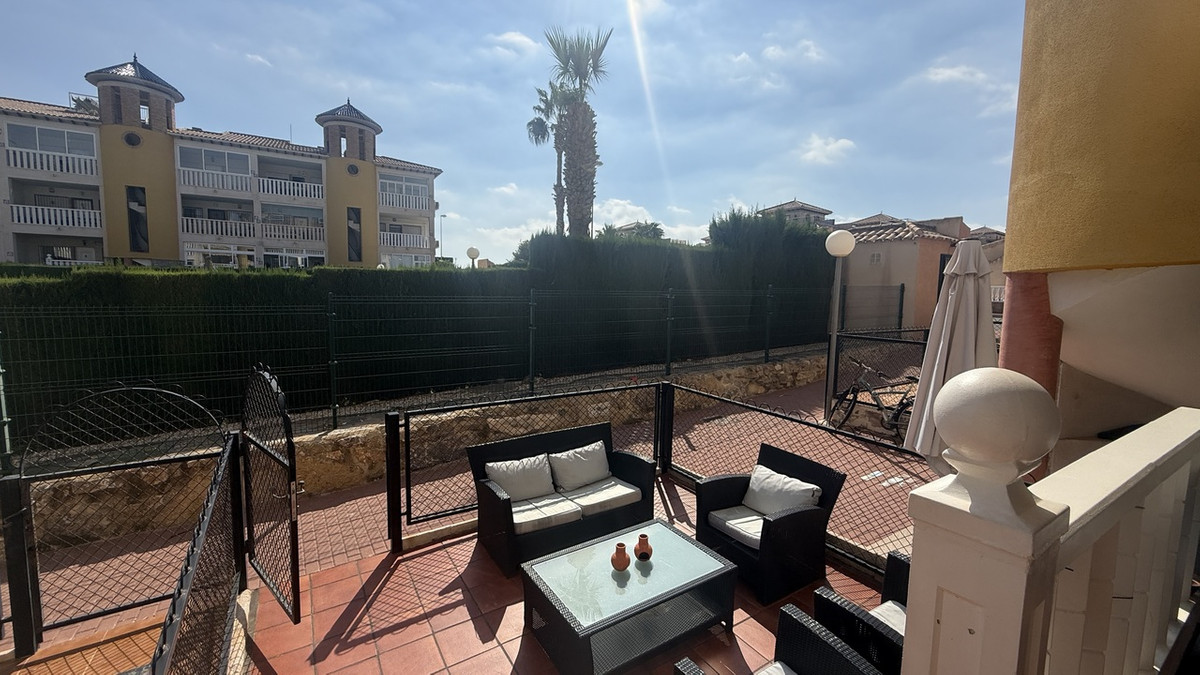 Se vende Apartamento Planta Baja de 2 dormitorios en Costa Blanca, Alicante, España