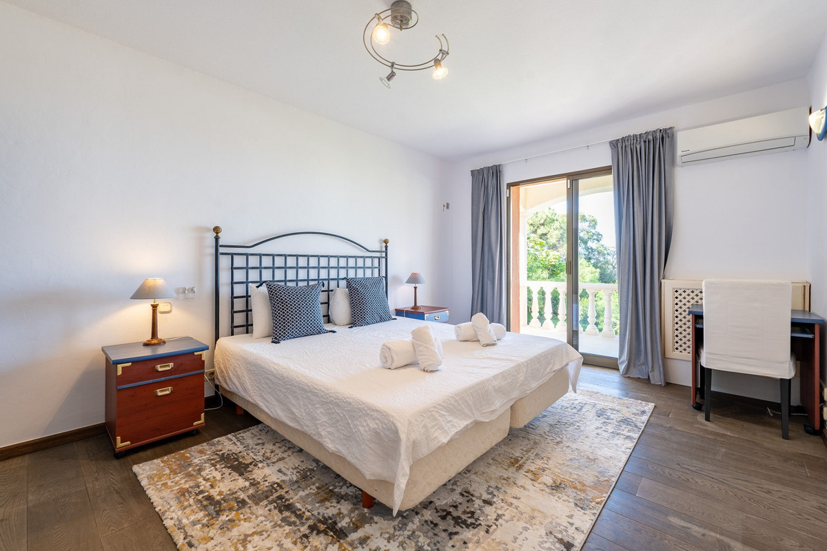 5 Bed Townhouse for sale in Marbella Costa Del Sol, Málaga, Spain