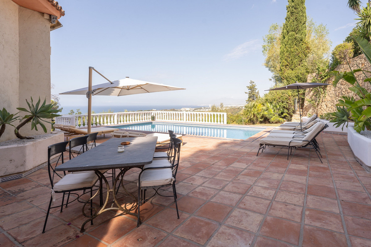 5 Bed Townhouse for sale in Marbella Costa Del Sol, Málaga, Spain