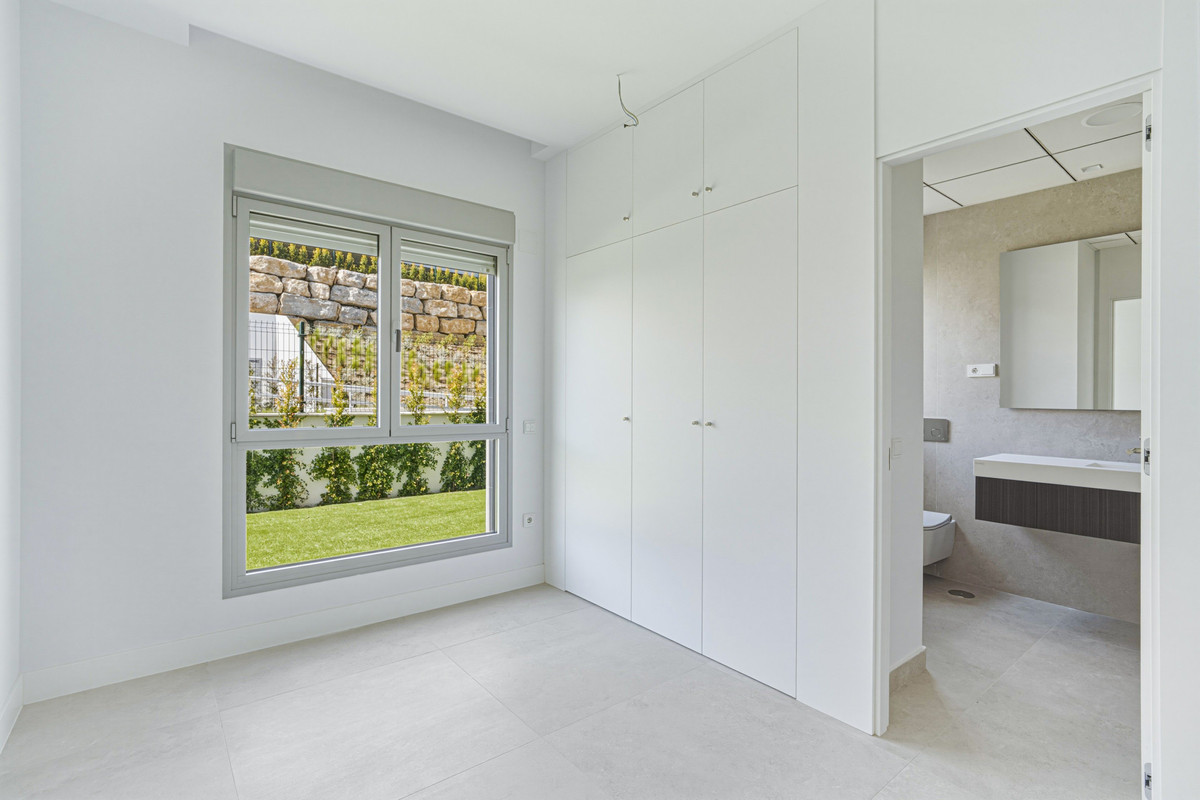 Se vende Apartamento Planta Baja de 4 dormitorios en Costa Del Sol, Málaga, España