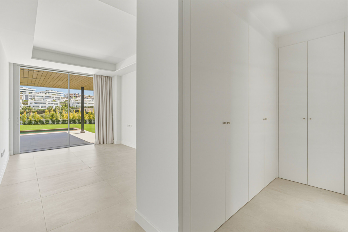Se vende Apartamento Planta Baja de 4 dormitorios en Costa Del Sol, Málaga, España