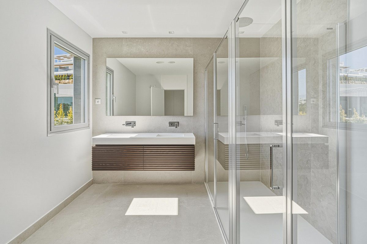 Se vende Apartamento Planta Baja de 4 dormitorios en Costa Del Sol, Málaga, España