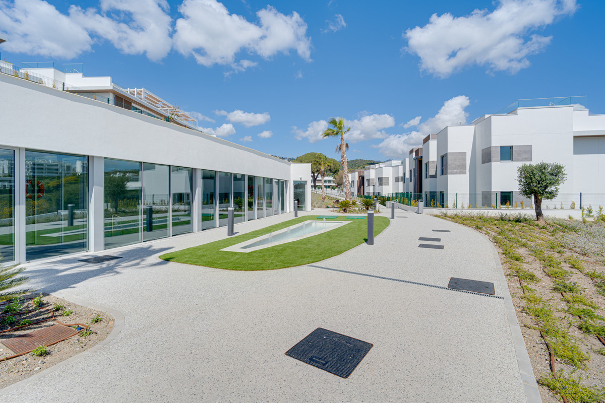 Se vende Apartamento Planta Baja de 4 dormitorios en Costa Del Sol, Málaga, España