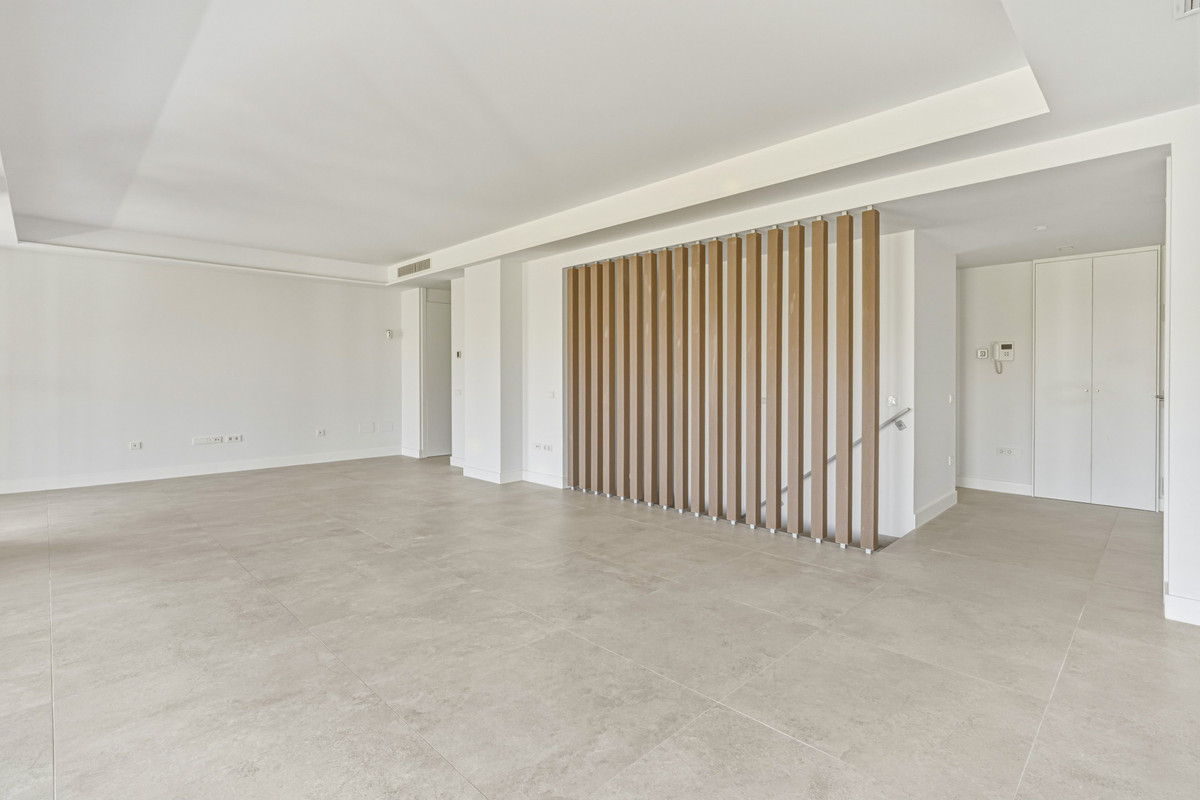 Se vende Apartamento Planta Baja de 4 dormitorios en Costa Del Sol, Málaga, España