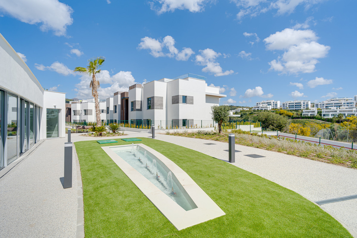 Se vende Apartamento Planta Baja de 4 dormitorios en Costa Del Sol, Málaga, España