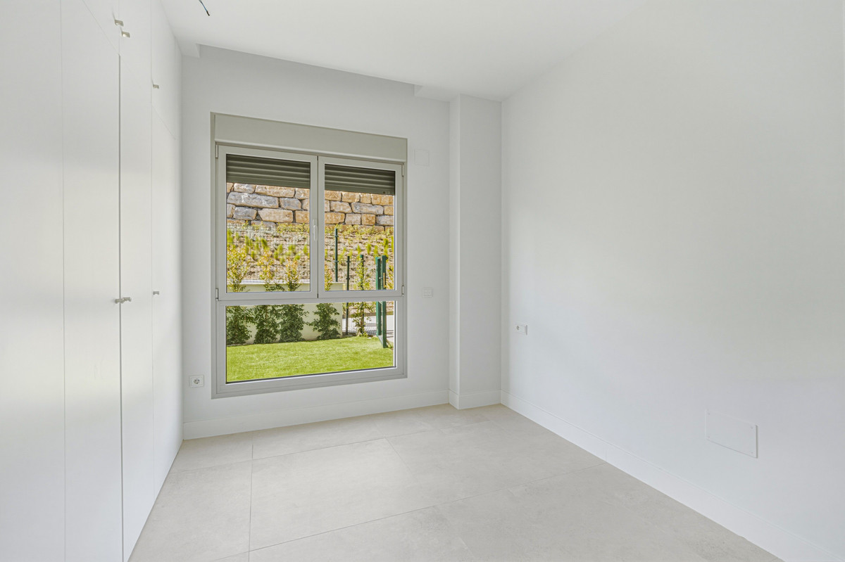 Se vende Apartamento Planta Baja de 4 dormitorios en Costa Del Sol, Málaga, España