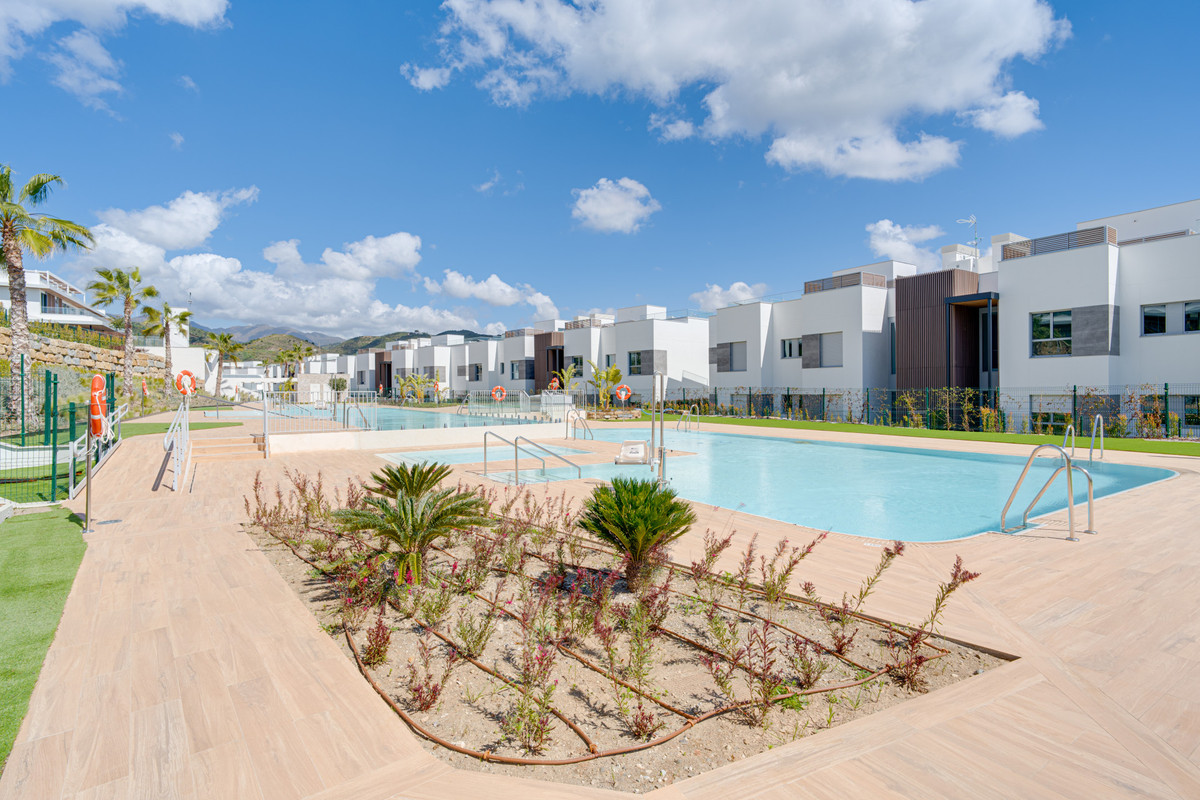Se vende Apartamento Planta Baja de 4 dormitorios en Costa Del Sol, Málaga, España