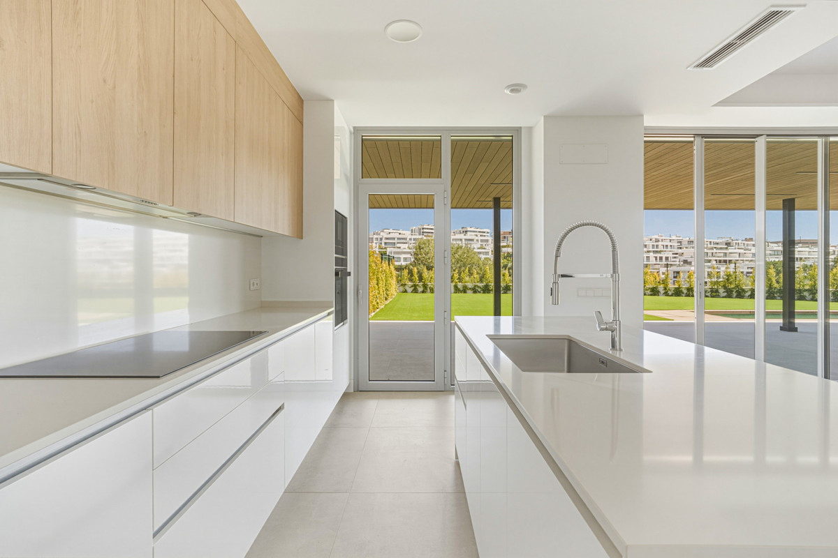 Se vende Apartamento Planta Baja de 4 dormitorios en Costa Del Sol, Málaga, España