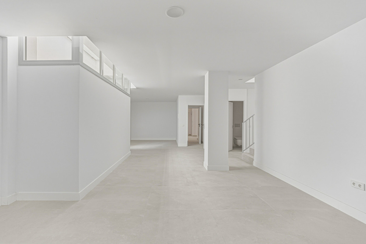 Se vende Apartamento Planta Baja de 4 dormitorios en Costa Del Sol, Málaga, España