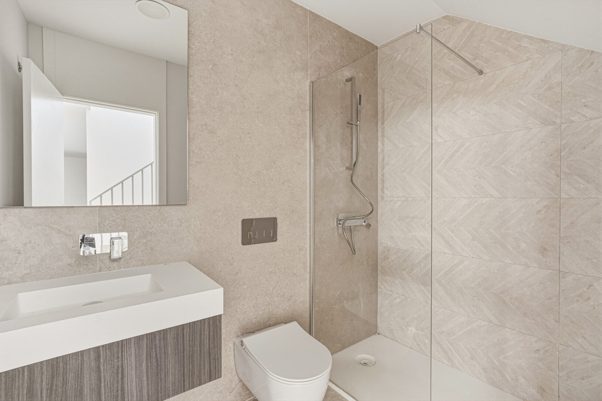 Se vende Apartamento Planta Baja de 4 dormitorios en Costa Del Sol, Málaga, España