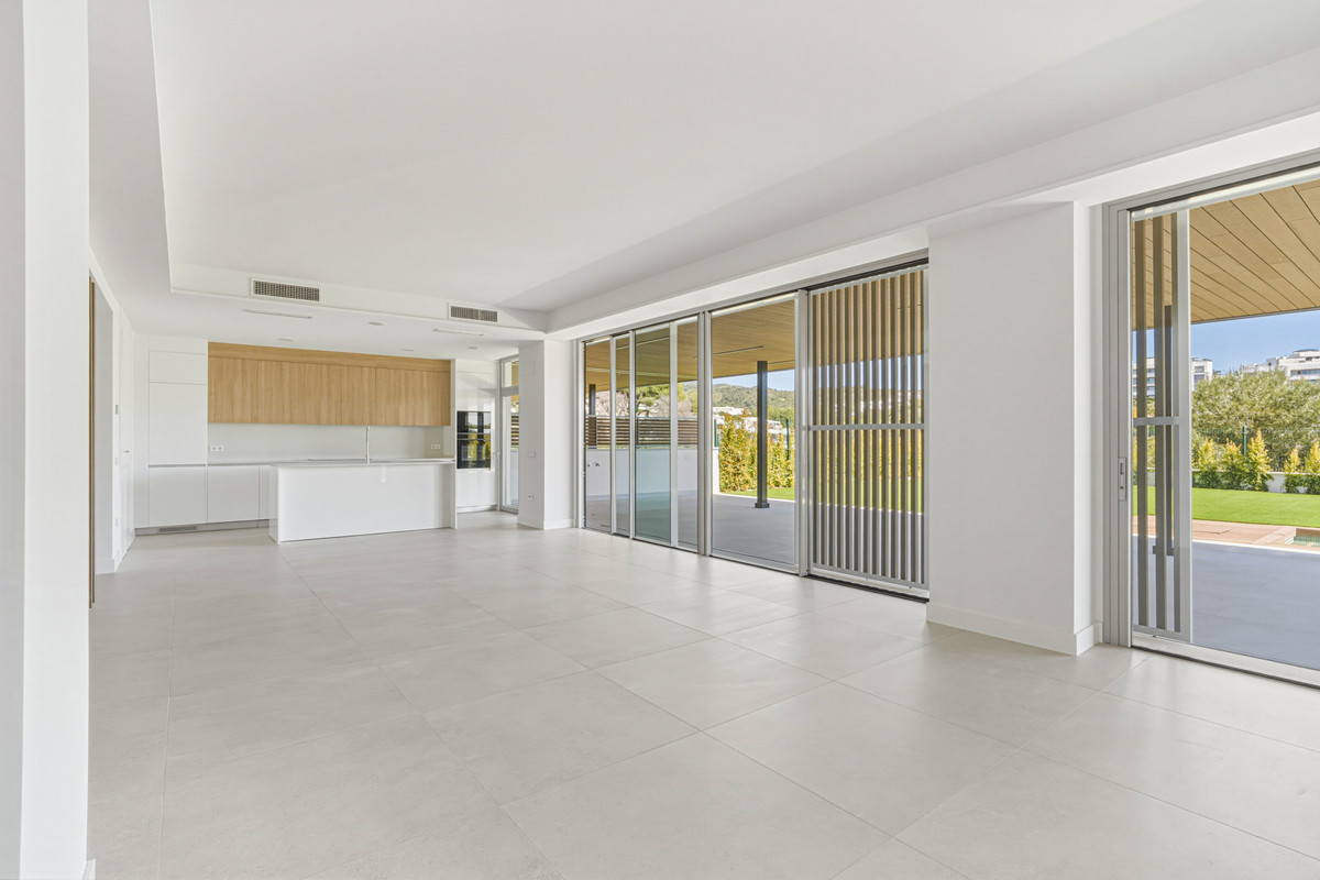 Se vende Apartamento Planta Baja de 4 dormitorios en Costa Del Sol, Málaga, España