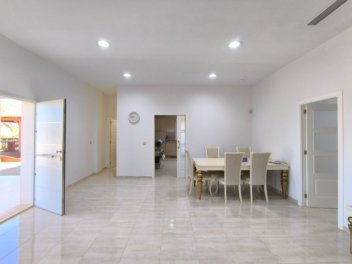 Se vende Villa - Chalet de 4 dormitorios en Costa Blanca, Alicante, España