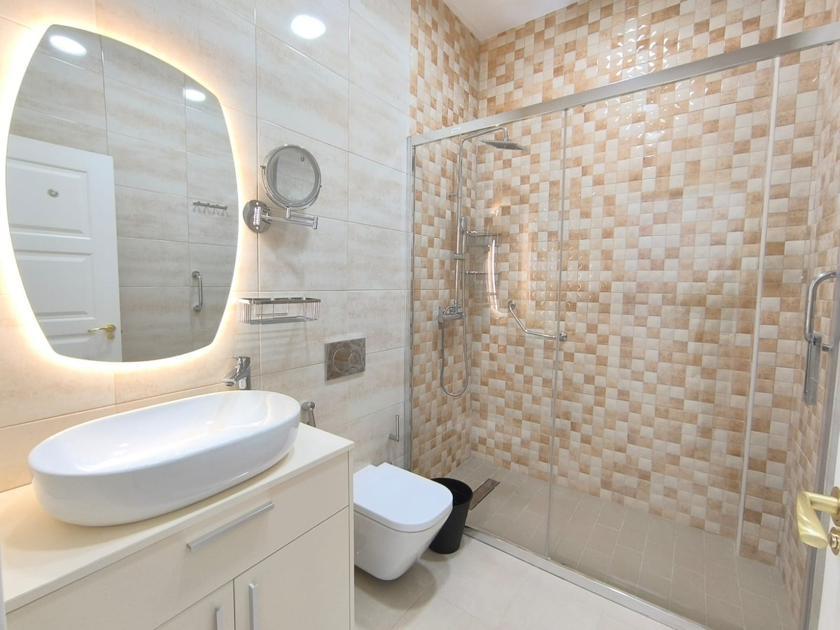 Se vende Villa - Chalet de 4 dormitorios en Costa Blanca, Alicante, España