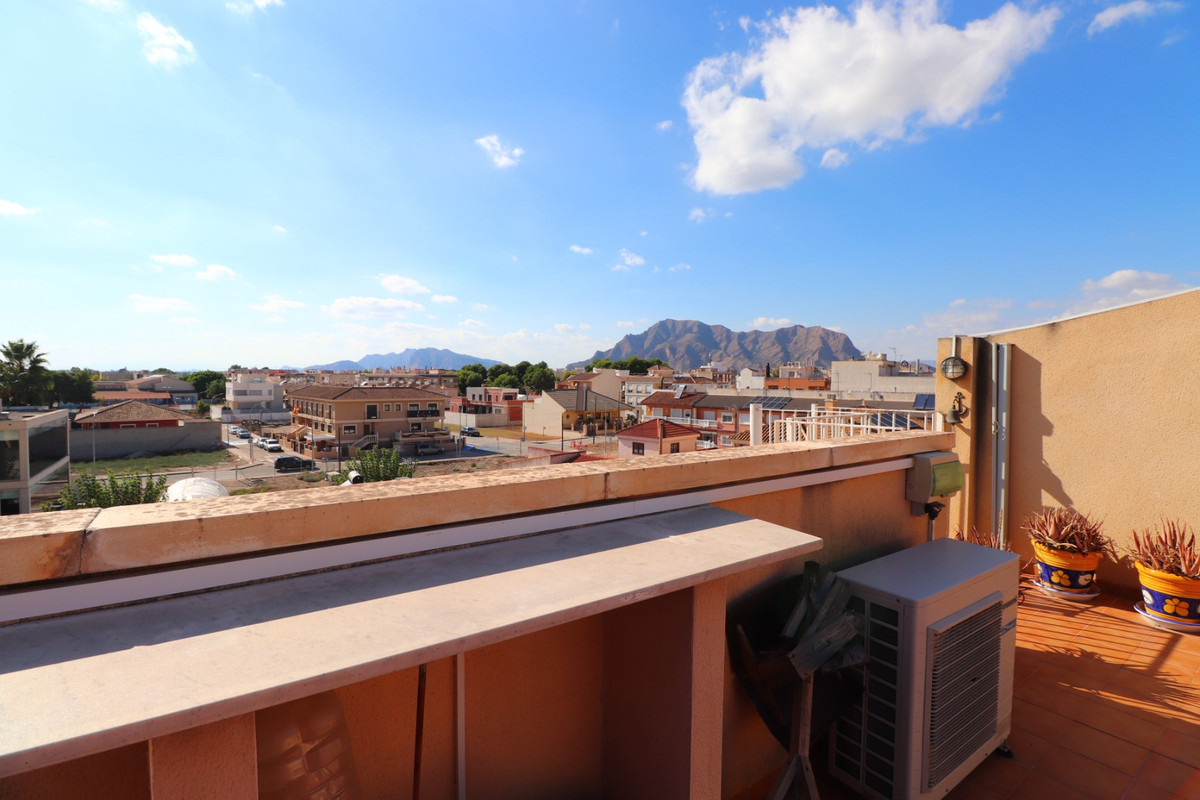 Se vende Apartamento en Planta Última de 3 dormitorios en Costa Blanca, Alicante, España