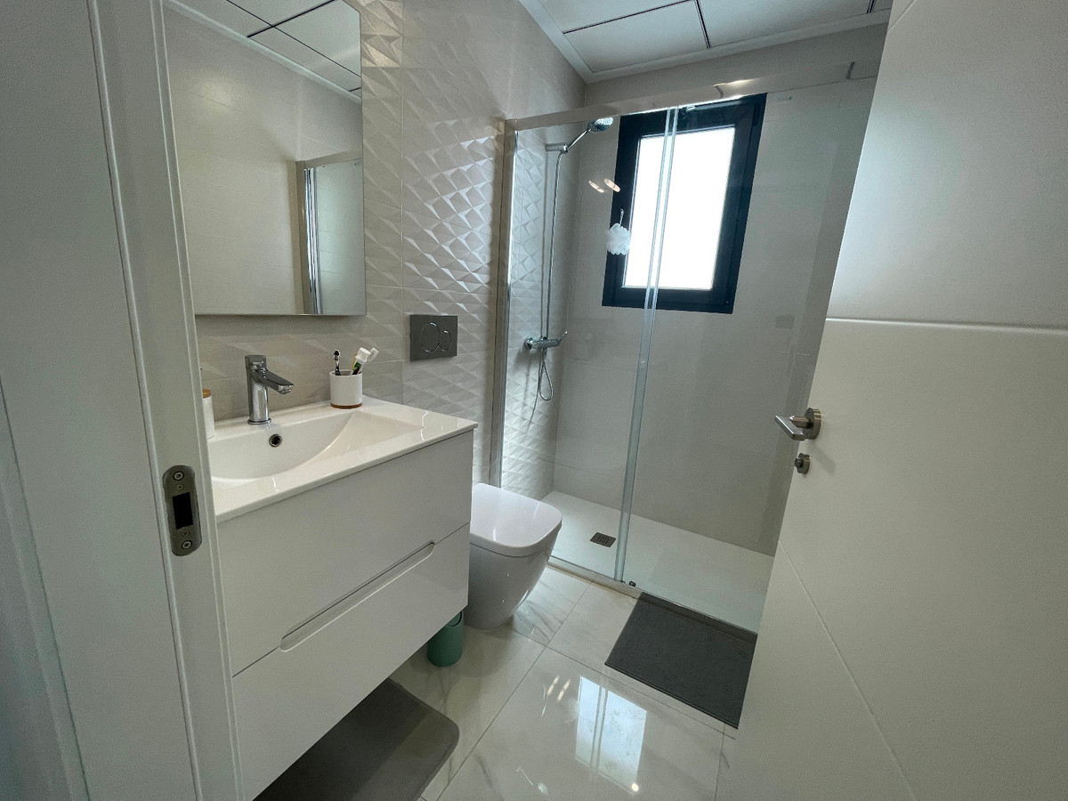 Se vende Villa - Chalet de 3 dormitorios en Costa Blanca, Alicante, España